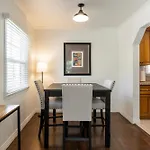 Cozy Suite Near Universal Studios